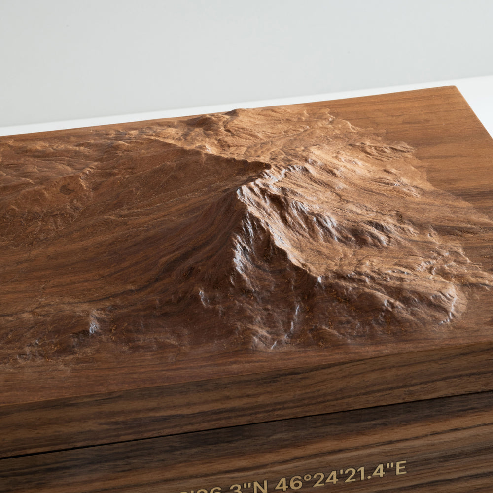 
                      
                        Concept 60 - Tuwaiq Cigar Humidor
                      
                    