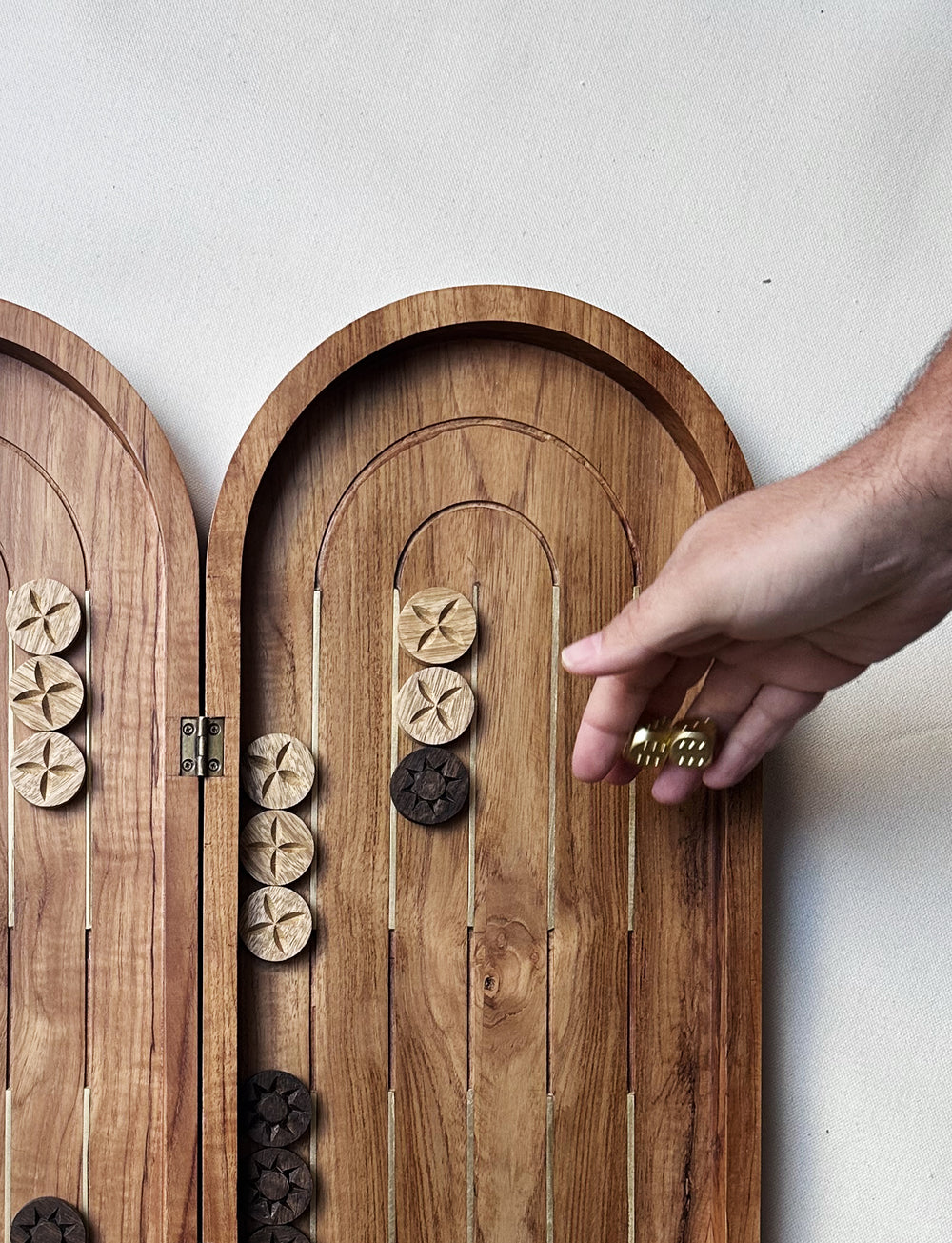Concept 43 - Oval Backgammon