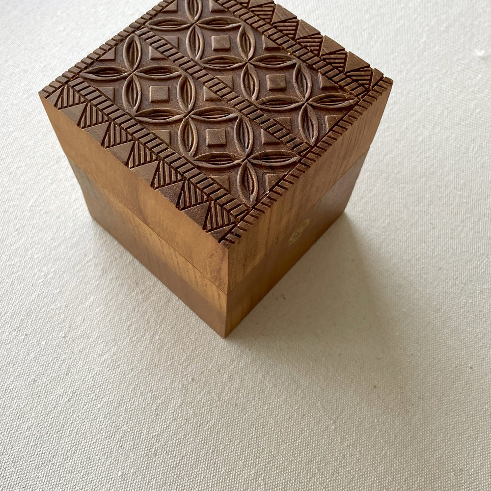 
                      
                        Najd Scent Diffuser
                      
                    